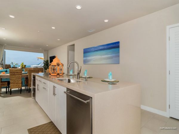 San Diego Beach Communities North Condo 995666