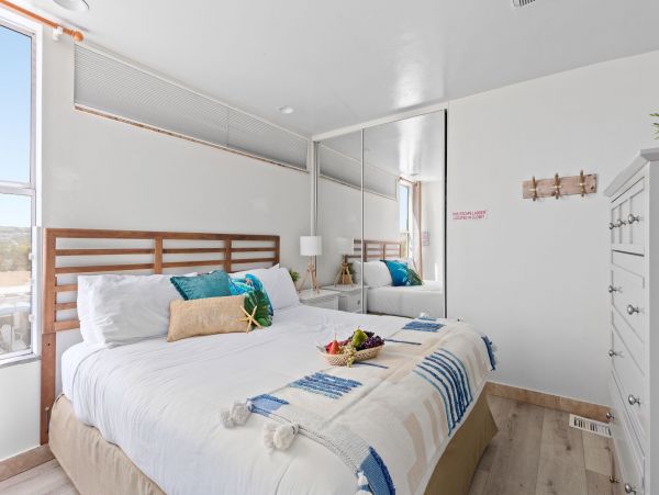 San Diego Beach Communities North Home 995667