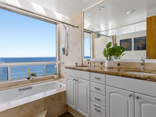 San Diego Beach Communities North Home 995667