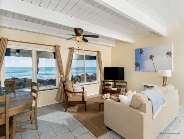 San Diego Beach Communities North Condo 995674