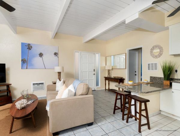 San Diego Beach Communities North Condo 995674