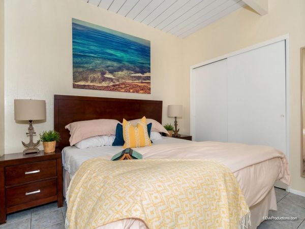 San Diego Beach Communities North Condo 995674