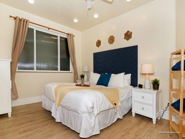 San Diego Beach Communities North Condo 995675