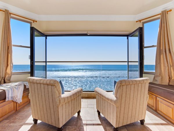 Twelve Bedroom Luxury Vacation Home Away from Home