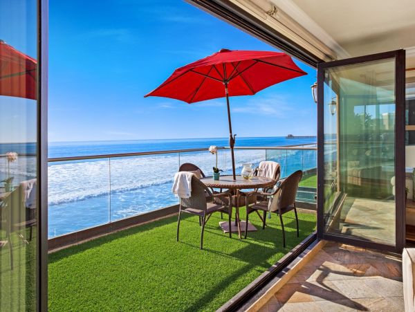 Twelve Bedroom Luxury Vacation Home Away from Home