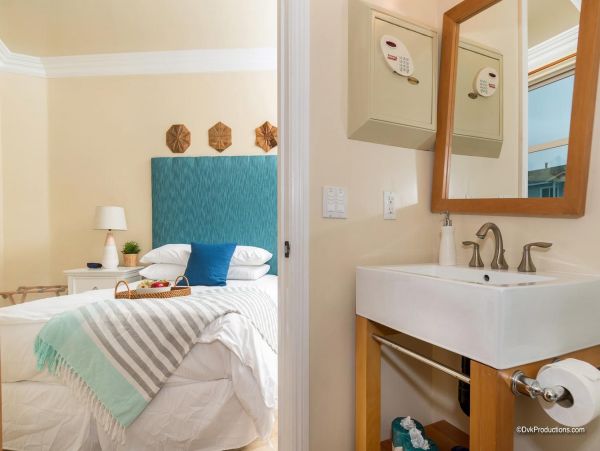 Twelve Bedroom Luxury Vacation Home Away from Home
