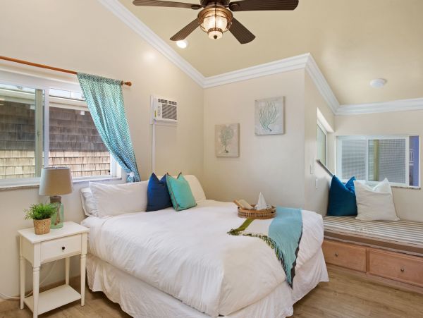 San Diego Beach Communities North Condo 995678