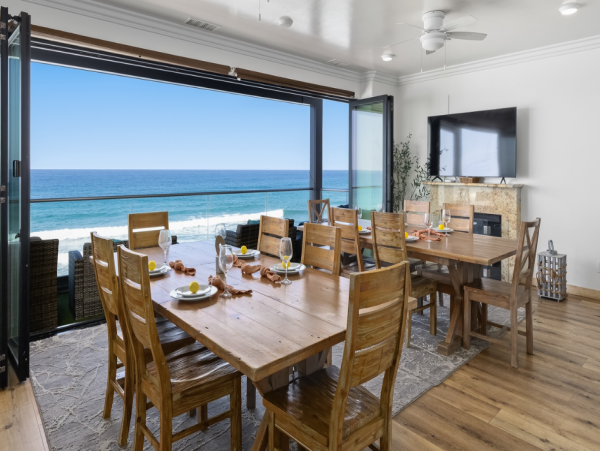 Oceanside Vacation Home Ten Bedroom Steps to Beach