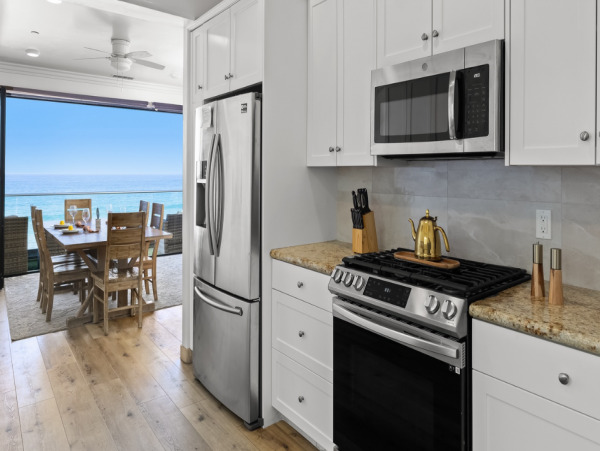 Oceanside Vacation Home Ten Bedroom Steps to Beach