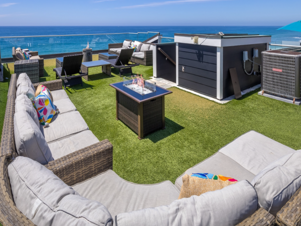 Oceanside Vacation Home Ten Bedroom Steps to Beach
