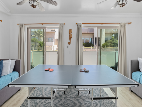 Oceanside Vacation Home Ten Bedroom Steps to Beach