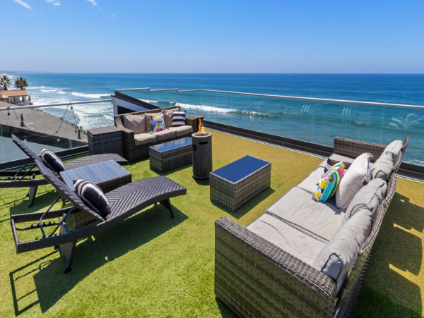 Oceanside Vacation Home Ten Bedroom Steps to Beach