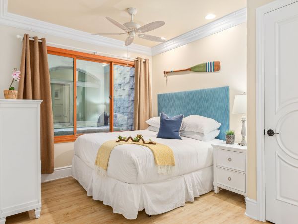 San Diego Beach Communities North Condo 995684