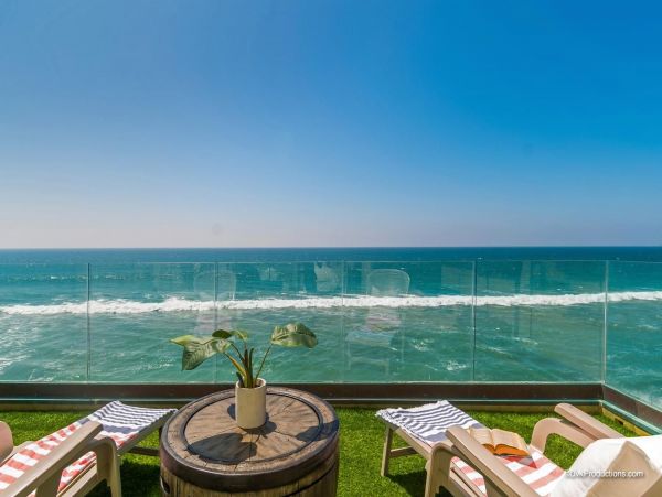 Oceanfront Beach Home Oceanside California. Pacific Beauty!