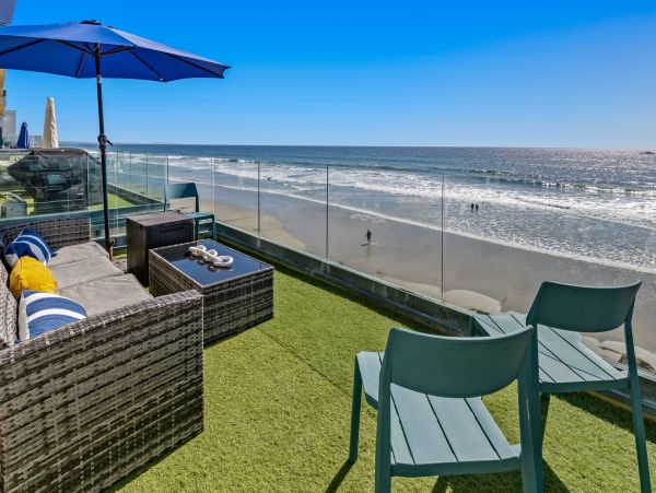 Oceanfront Beach Home Oceanside California. Pacific Beauty!