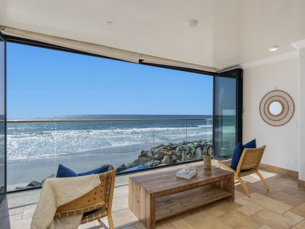 Oceanfront Beach Home Oceanside California. Pacific Beauty!