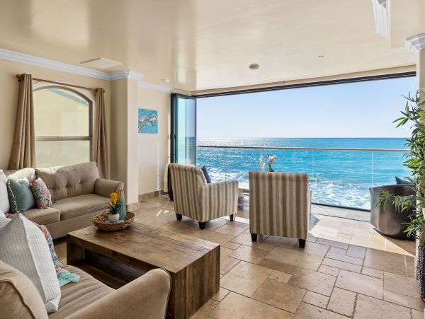 San Diego Luxury Duplex 11 Bedrooms Sleeps 26 Guests