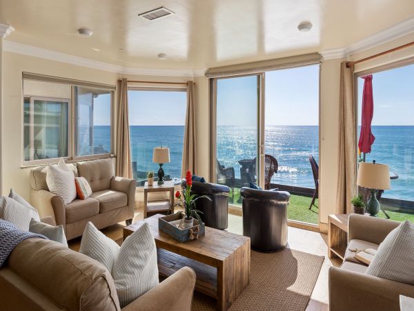 San Diego Luxury Duplex 11 Bedrooms Sleeps 26 Guests