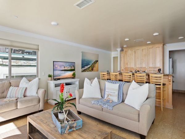 San Diego Luxury Duplex 11 Bedrooms Sleeps 26 Guests