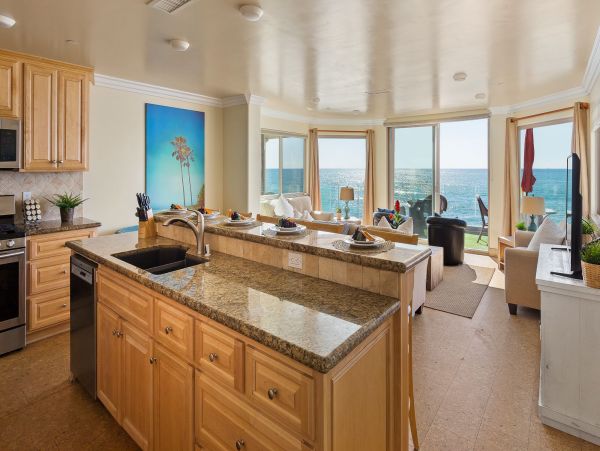 San Diego Luxury Duplex 11 Bedrooms Sleeps 26 Guests