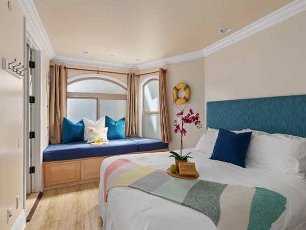 San Diego Luxury Duplex 11 Bedrooms Sleeps 26 Guests