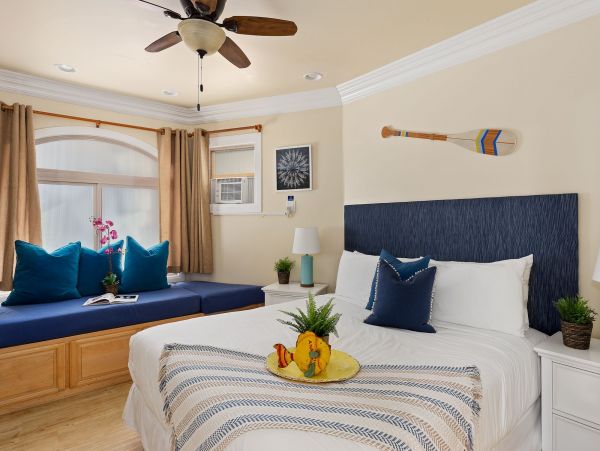 San Diego Luxury Duplex 11 Bedrooms Sleeps 26 Guests