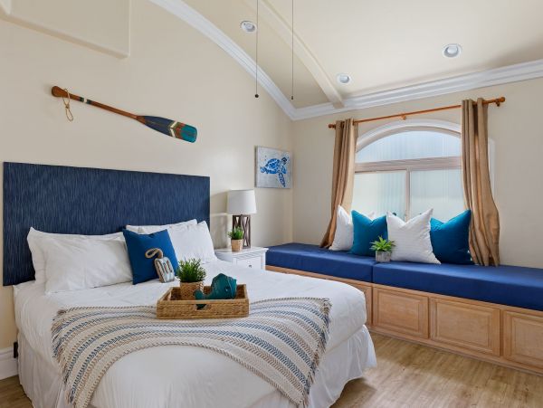 San Diego Luxury Duplex 11 Bedrooms Sleeps 26 Guests