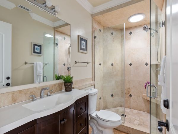 San Diego Luxury Duplex 11 Bedrooms Sleeps 26 Guests