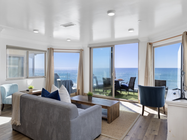 San Diego Luxury Duplex 11 Bedrooms Sleeps 26 Guests