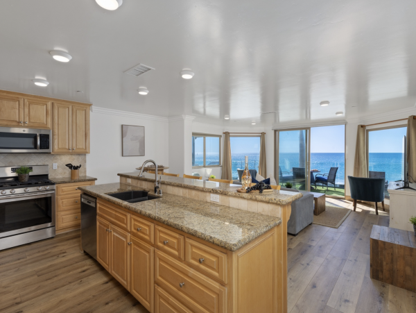 San Diego Luxury Duplex 11 Bedrooms Sleeps 26 Guests