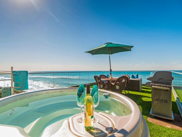 San Diego Oceanside 8 Bedroom Oceanfront Residence 18 Guests