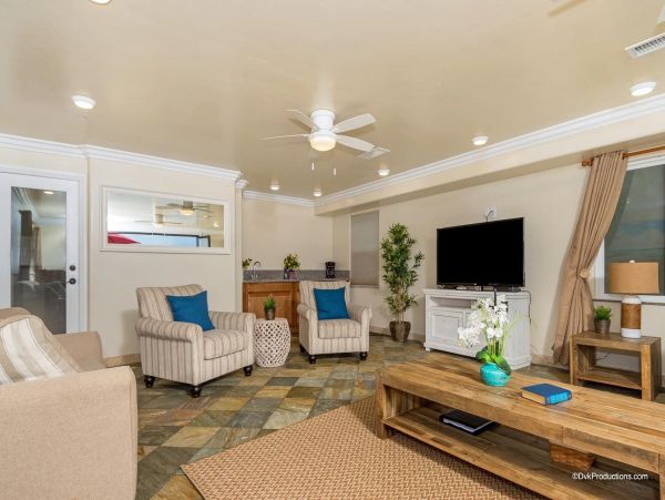 San Diego Oceanside 8 Bedroom Oceanfront Residence 18 Guests