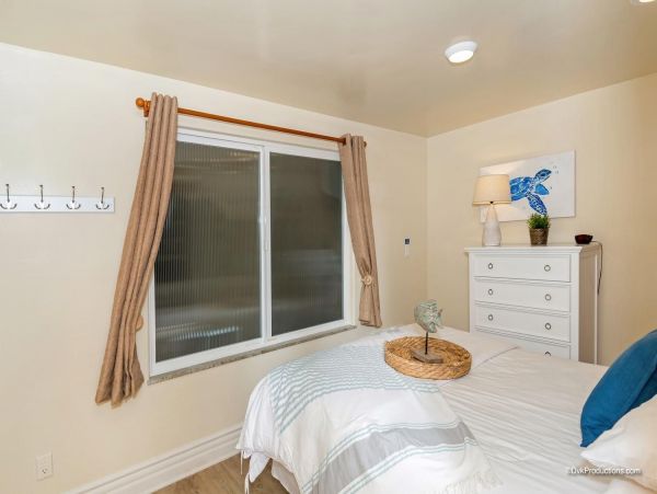 San Diego Oceanside 8 Bedroom Oceanfront Residence 18 Guests
