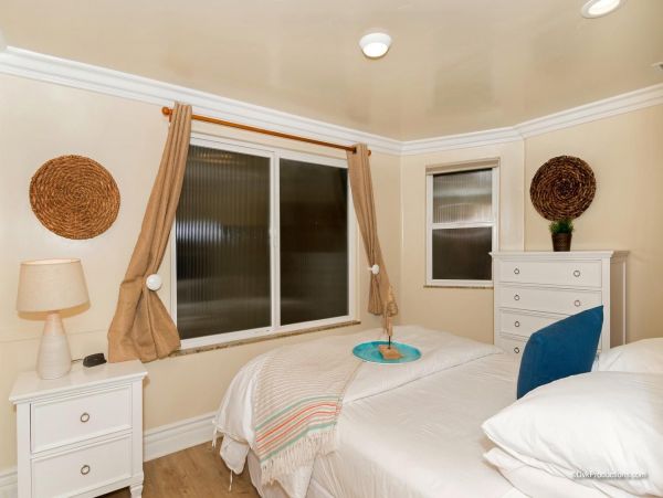 San Diego Oceanside 8 Bedroom Oceanfront Residence 18 Guests