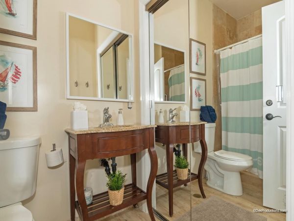 San Diego Oceanside 8 Bedroom Oceanfront Residence 18 Guests
