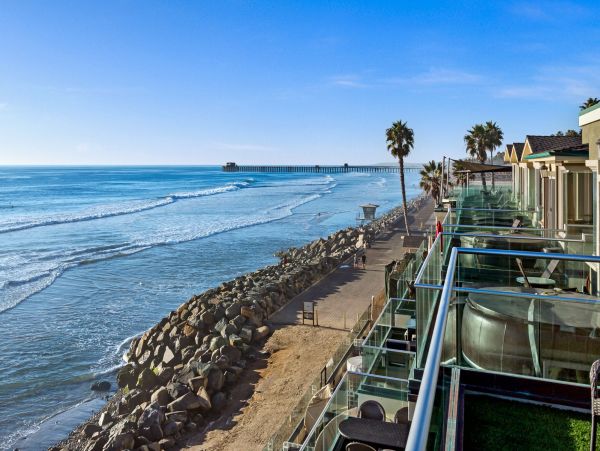 San Diego Oceanside 8 Bedroom Oceanfront Residence 18 Guests