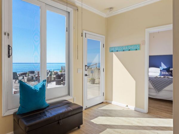 San Diego Beach Communities North Condo 995693