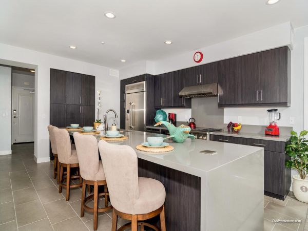 San Diego Beach Communities North Condo 995695