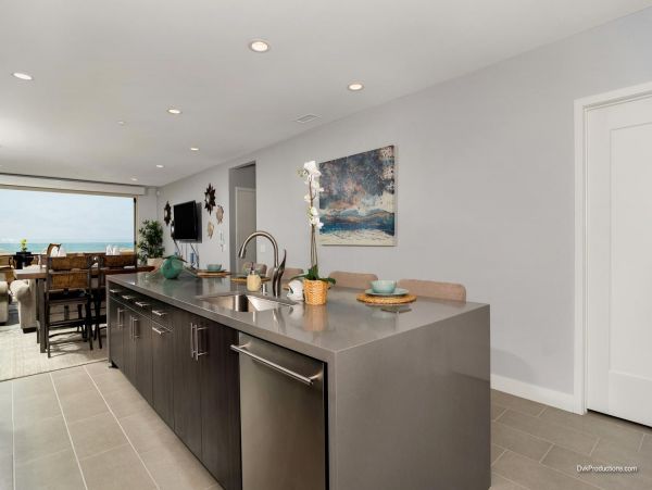 San Diego Beach Communities North Condo 995695