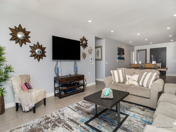 San Diego Beach Communities North Condo 995695