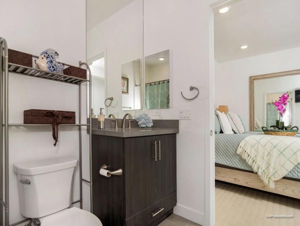 San Diego Beach Communities North Condo 995695
