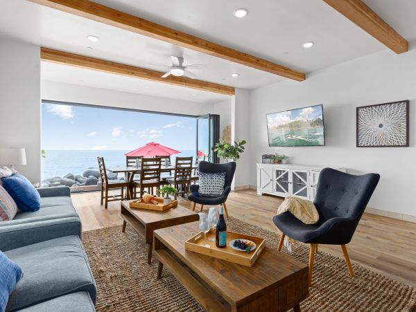 Beachfront Vacation Home In Oceanside 14 Guests