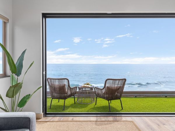 Beachfront Vacation Home In Oceanside 14 Guests