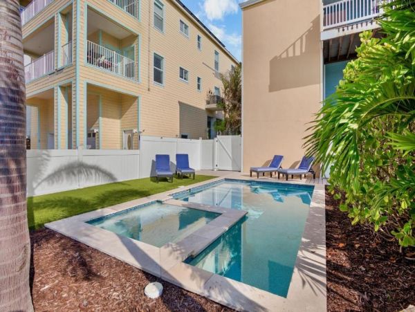 Bradenton Beach Vacation Home With Pool Steps From Beach