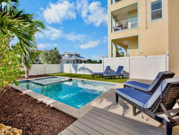 Bradenton Beach Vacation Home With Pool Steps From Beach
