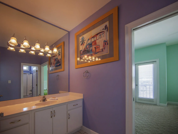 Ten Bedrooms Sleeps up to 36 Guests with Pool!