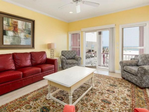 Ten Bedrooms Sleeps up to 36 Guests with Pool!