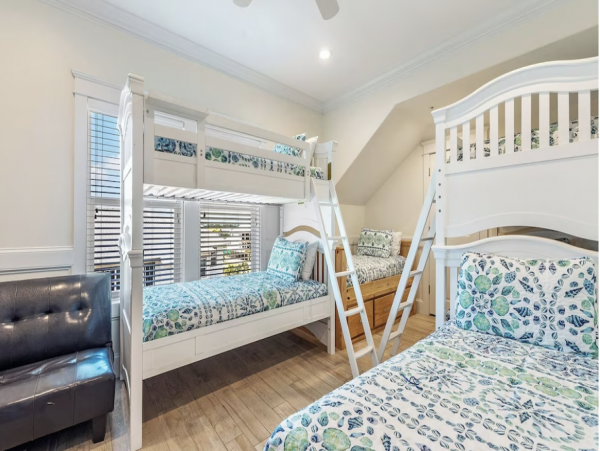 Gorgeous House with 10 Bedrooms in Orange Beach
