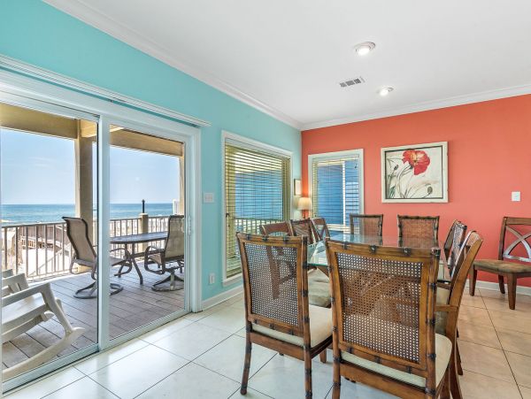 Gorgeous 6 Bedroom Vacation Home Ideal Location 22 Guests