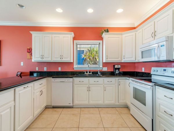 Gorgeous 6 Bedroom Vacation Home Ideal Location 22 Guests
